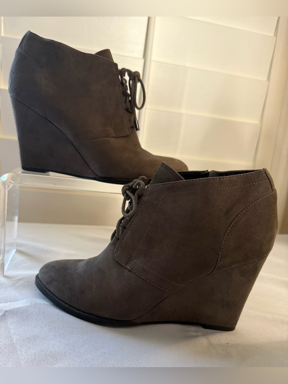 Franco Sarto Suede Taupe Lace-Up Wedge Ankle Booties Size 6.5